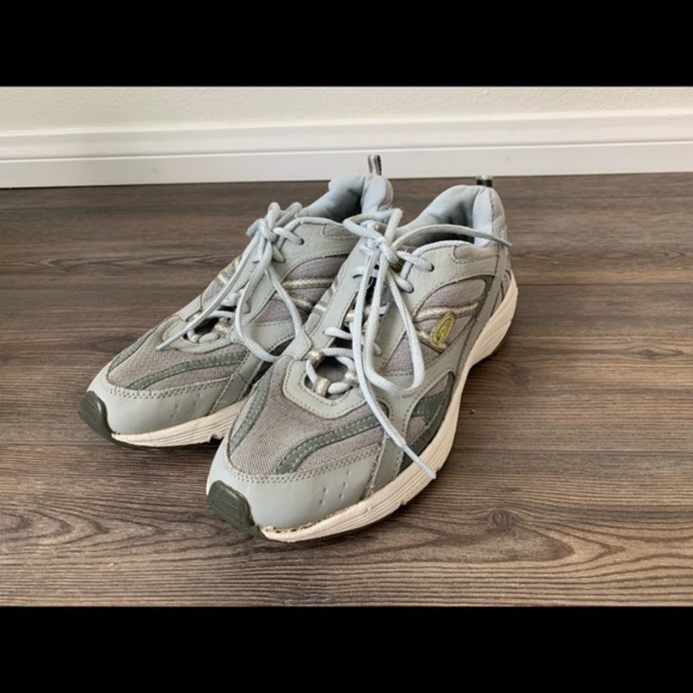 Dr. Scholl’s shoes